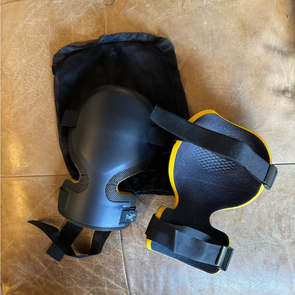 Arc’teryx knee cap